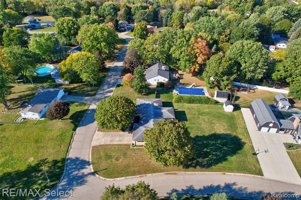 4290 Hedgethorn Circle, Burton, MI 48509 — Photo 52