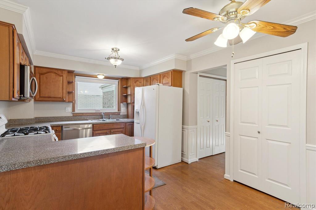 824 Kings Way, Canton, MI 48188 — Photo 13