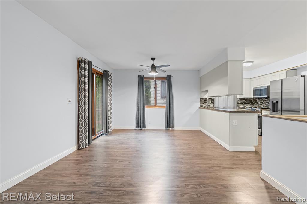 580 Oakbrook Circle, Flushing, MI 48433 — Photo 18