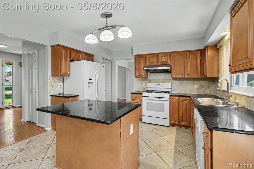 42819 Fairfield Drive, Belleville, MI 48111 — Photo 15