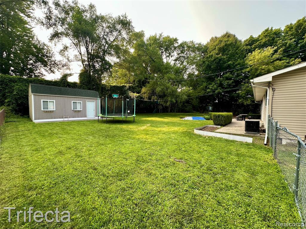 47555 Dequindre Road, Rochester Hills, MI 48307 — Photo 22