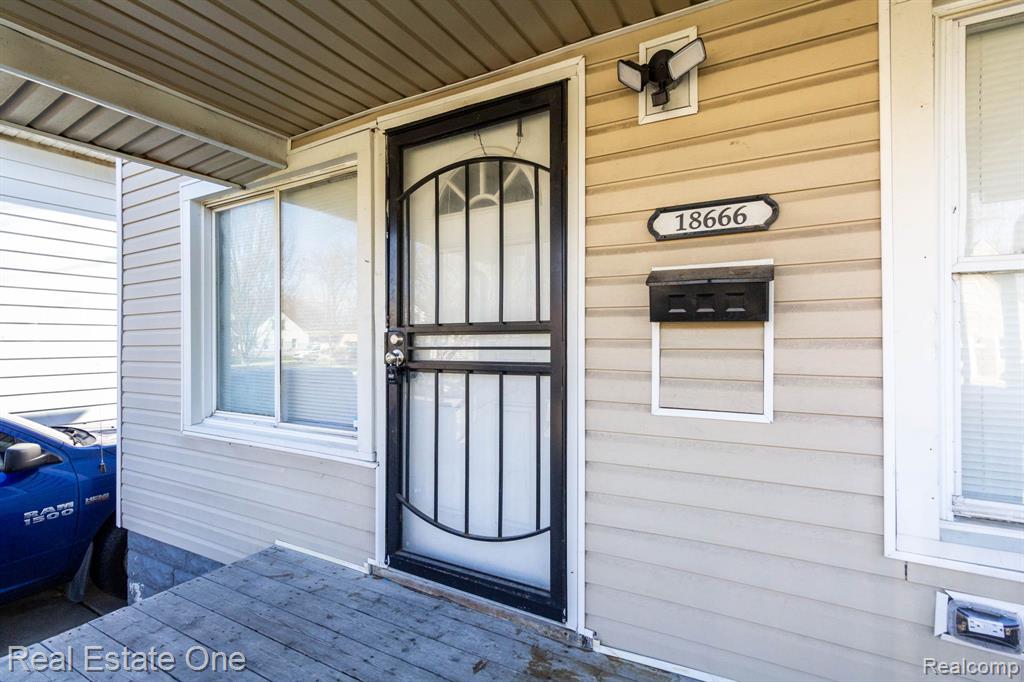 18666 Carrie Street, Detroit, MI 48234 — Photo 4