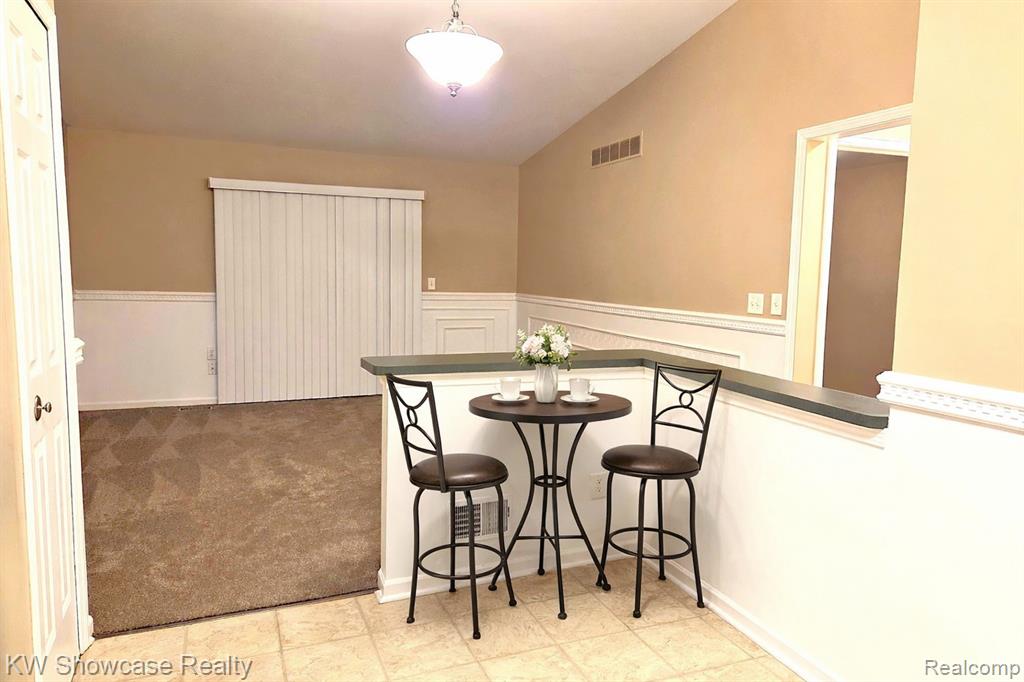 4031 Heatherwood Court Heatherwood Ct, Warren, MI 48092 — Photo 12