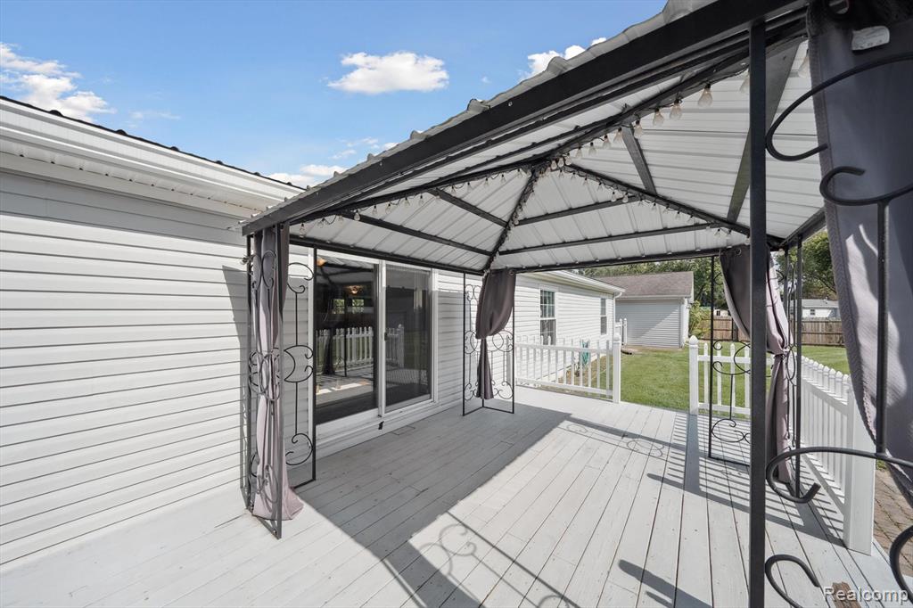 4056 Day Street, Burton, MI 48519 — Photo 30
