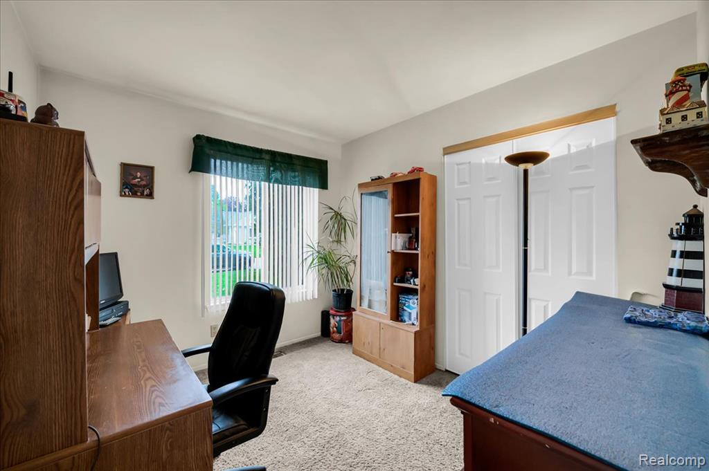 6332 Windham Place, Grand Blanc, MI 48439 — Photo 24