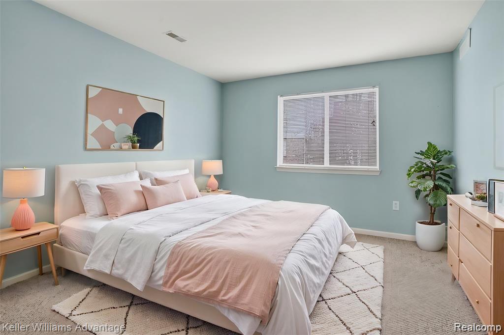 863 Amanda Lane, Pontiac, MI 48340 — Photo 13