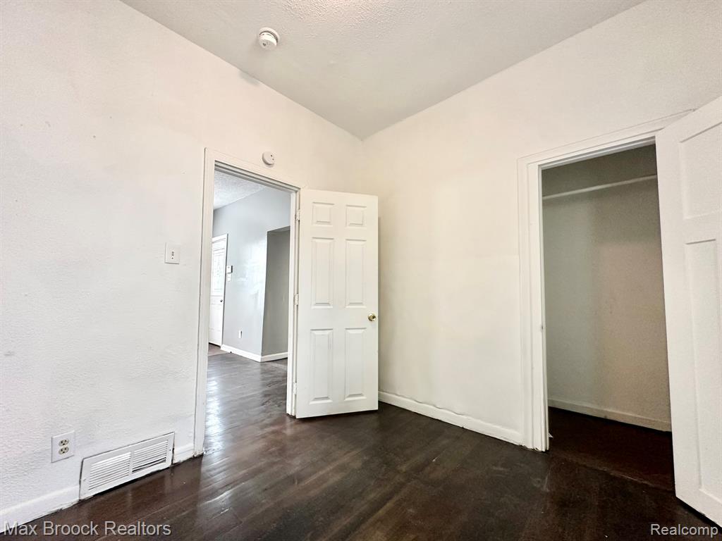7584 Jackson Avenue, Warren, MI 48091 — Photo 16