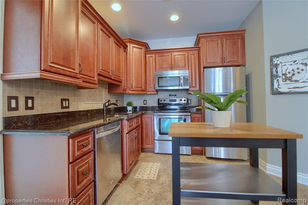730 Penniman Avenue, 5, Plymouth, MI 48170 — Photo 12
