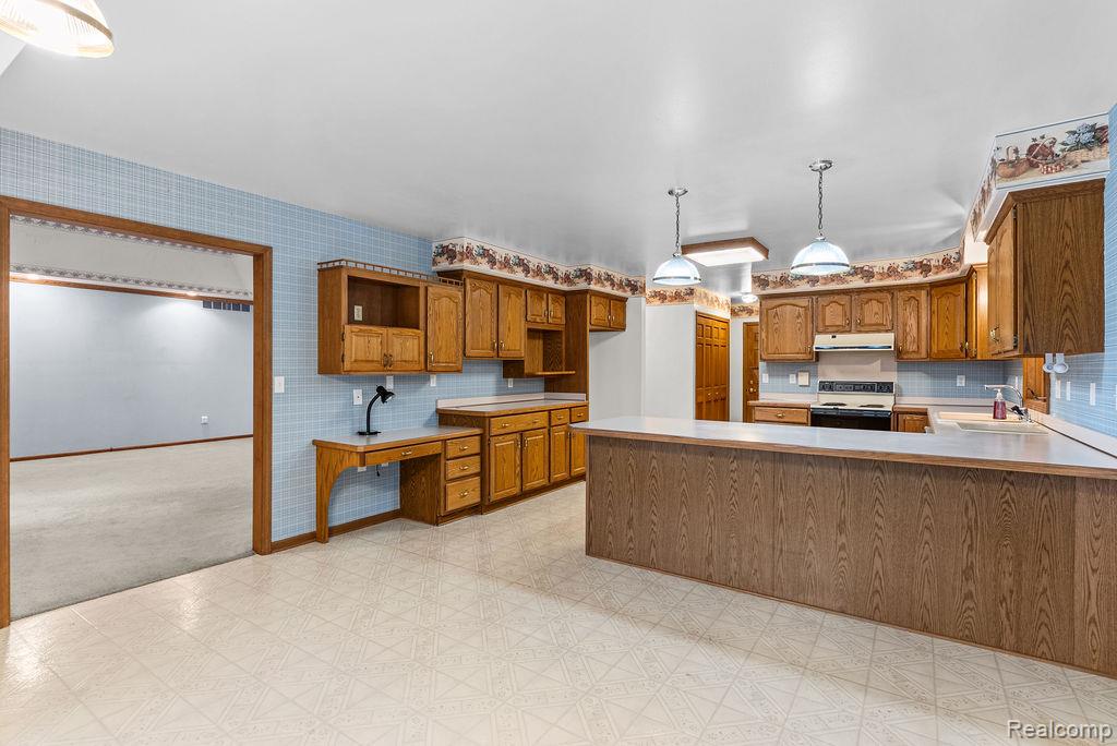 9482 Graytrax Road, Grand Blanc, MI 48439 — Photo 14