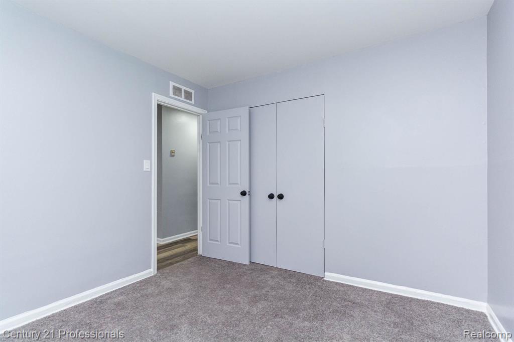 20300 Chapel Street, Detroit, MI 48219 — Photo 13