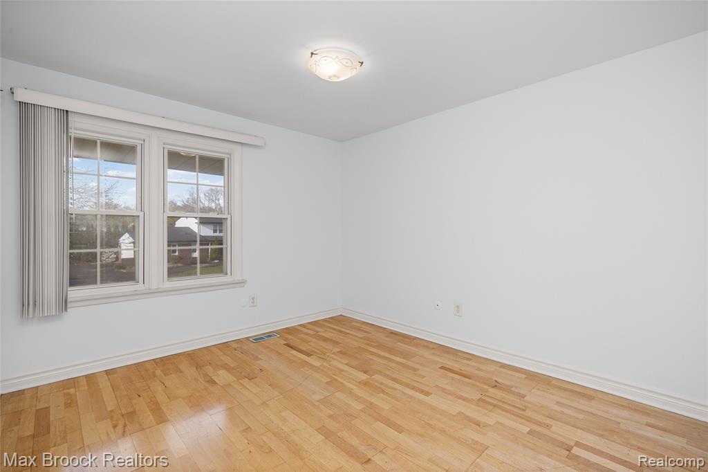 6240 Wynford Drive, West Bloomfield, MI — Photo 32