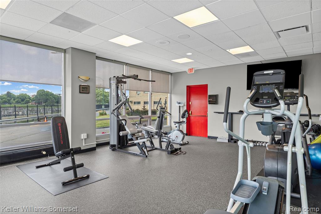 8900 Jefferson Avenue, 204, Detroit, MI 48214 — Photo 33