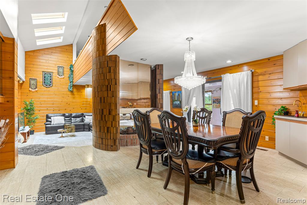 18191 Country Club Circle, Riverview, MI 48193 — Photo 13
