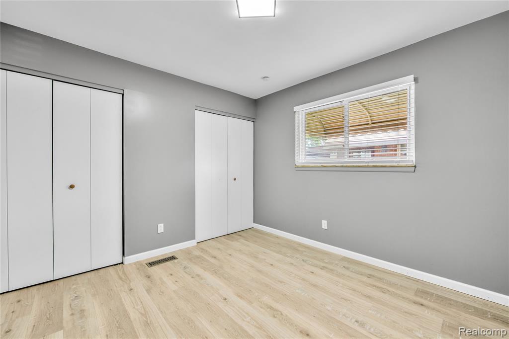 7278 Superior, Center Line, MI 48015 — Photo 11