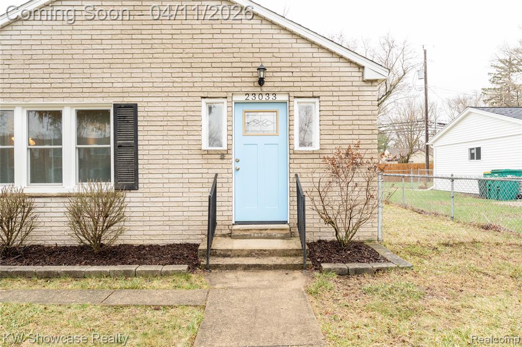 23033 Hawthorne Street, Farmington, MI 48336 — Photo 26