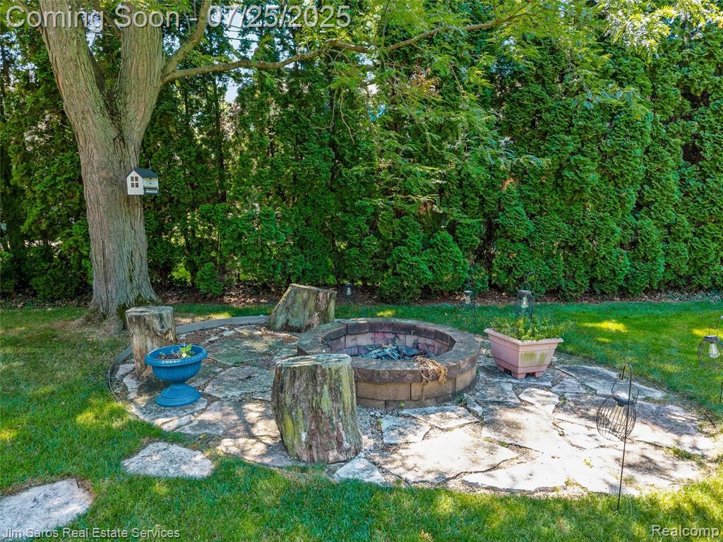 753 Perrien Place, Grosse Pointe Woods, MI 48236 — Photo 31