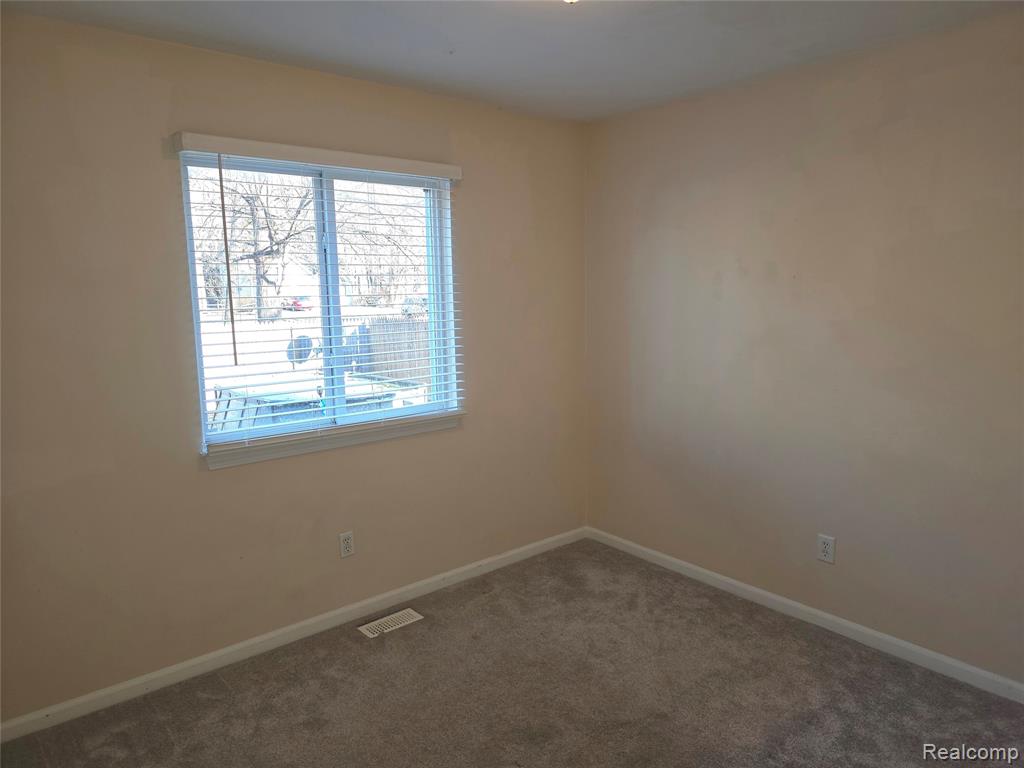 9219 ISLAND Drive, Clay, MI 48001 — Photo 19