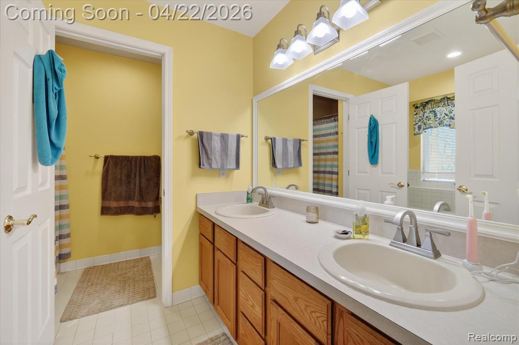 410 Bent Oak Street, Fenton, MI 48430 — Photo 23