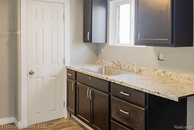 833 SARASOTA Avenue, Pontiac, MI 48340 — Photo 19
