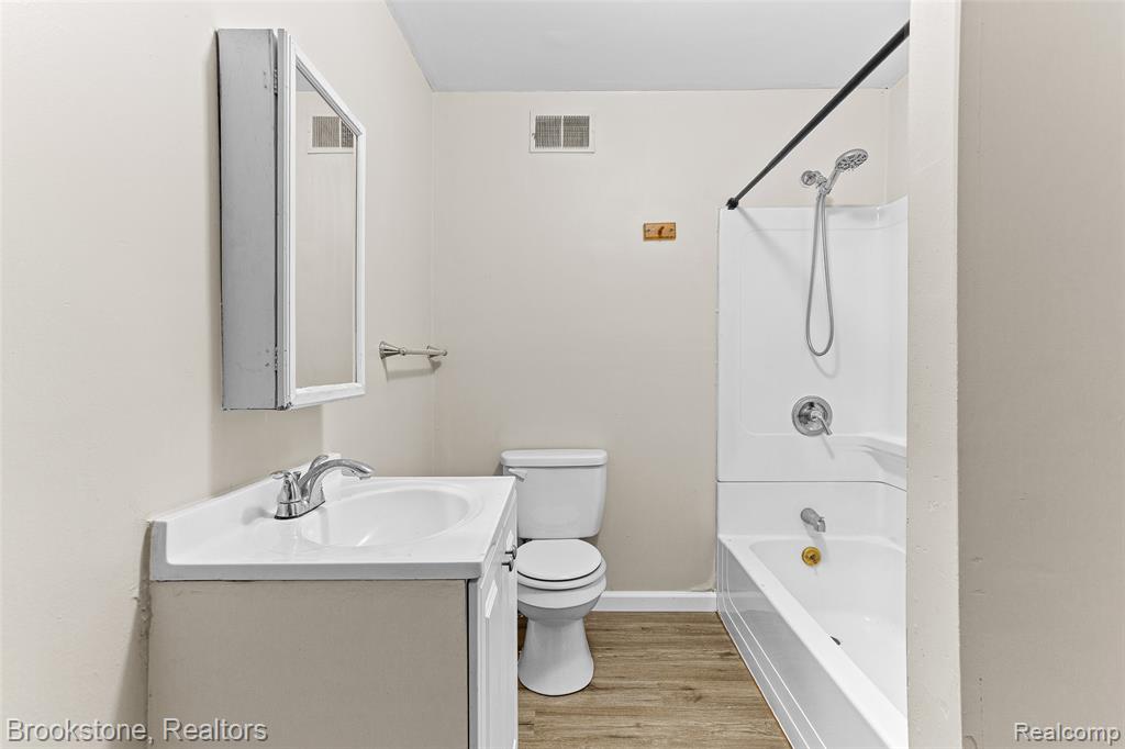 7524 Toepfer Road, Warren, MI 48091 — Photo 13