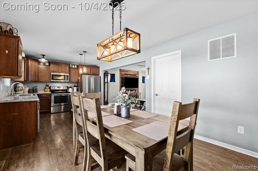 8680 Chippewa River Drive, Fowlerville, MI 48836 — Photo 12