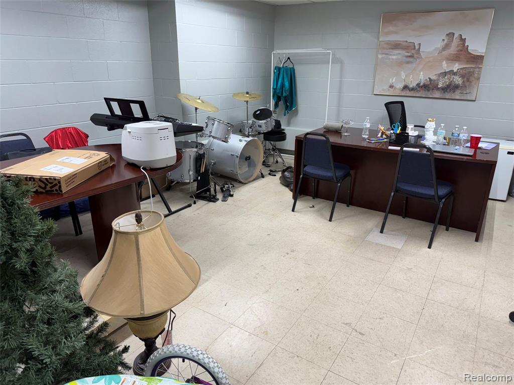 5000 5000 Pelham Rd Road, Dearborn Heights, MI 48125 — Photo 15