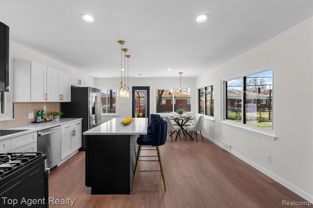 23701 Marlow Street, Oak Park, MI 48237 — Photo 6