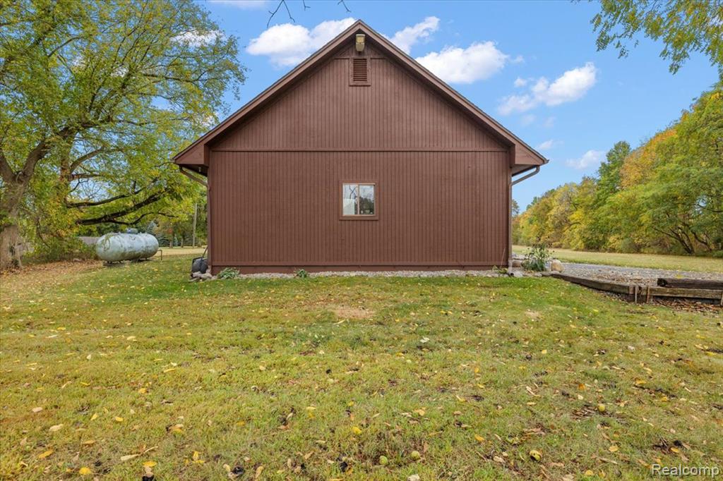 8021 Washburn Road, Goodrich Vlg, MI — Photo 60