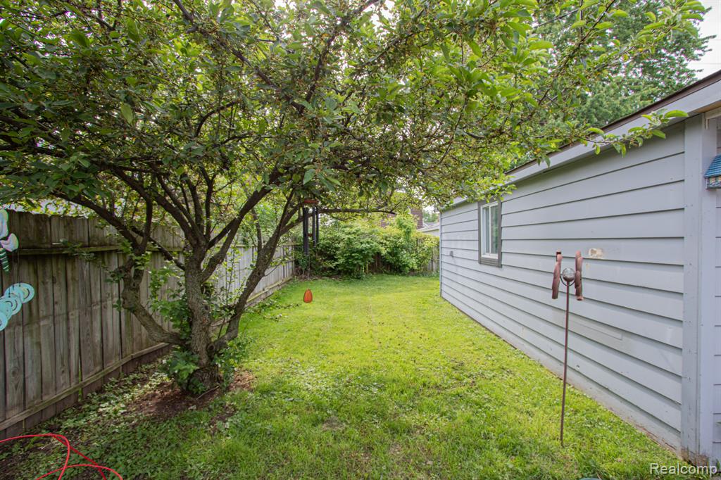27825 Garfield Street, Roseville, MI 48066 — Photo 31