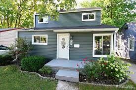 520 E KALAMA Avenue, Madison Heights, MI 48071 — front exterior