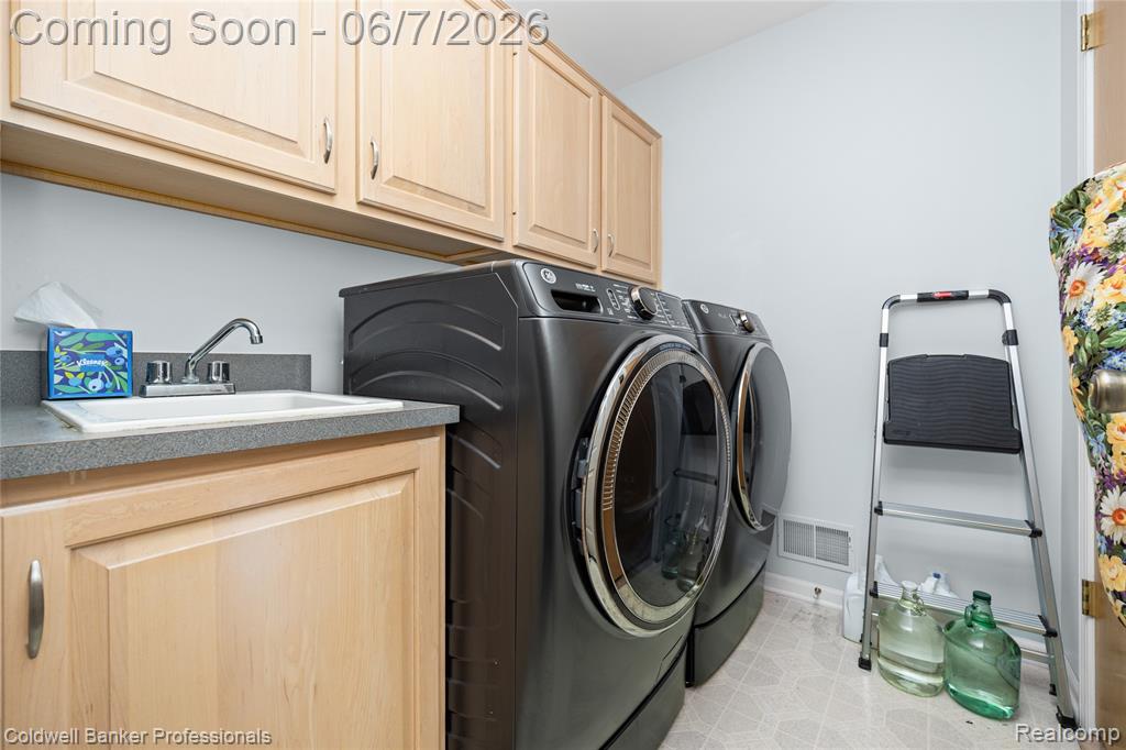 52505 Westcreek Drive Drive, Macomb, MI 48042 — Photo 30
