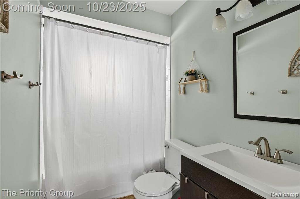 4700 Siebert Road, Waterford, MI 48328 — Photo 23