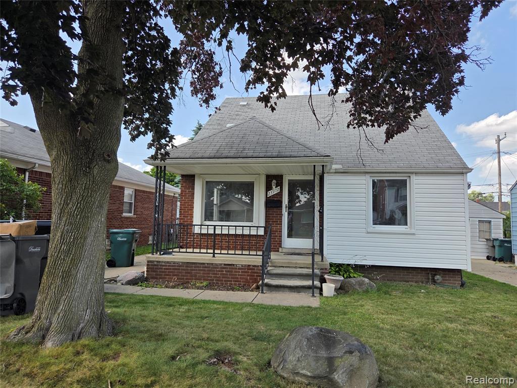 23912 Hollander Street, Dearborn, MI 48128