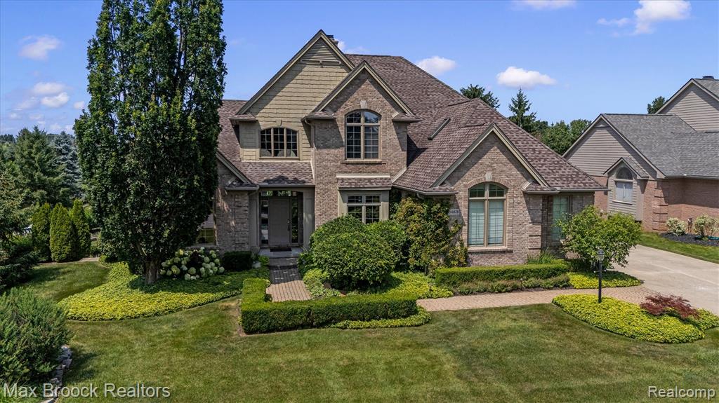 54878 Grenelefe Circle E, South Lyon, MI 48178
