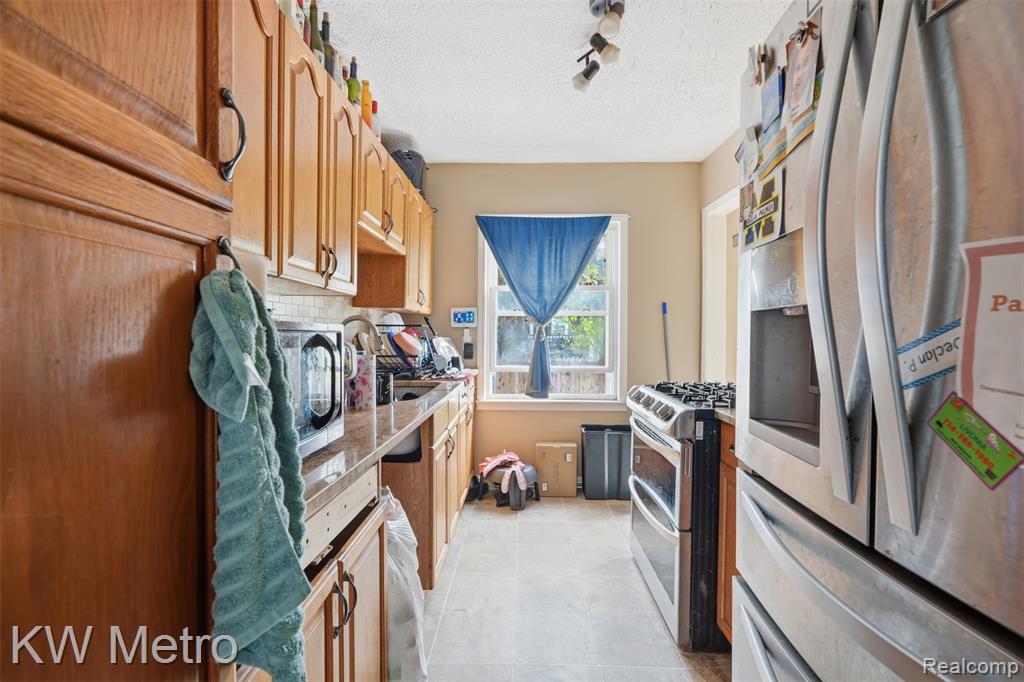 1722 Deering Street, Garden City, MI — Photo 6