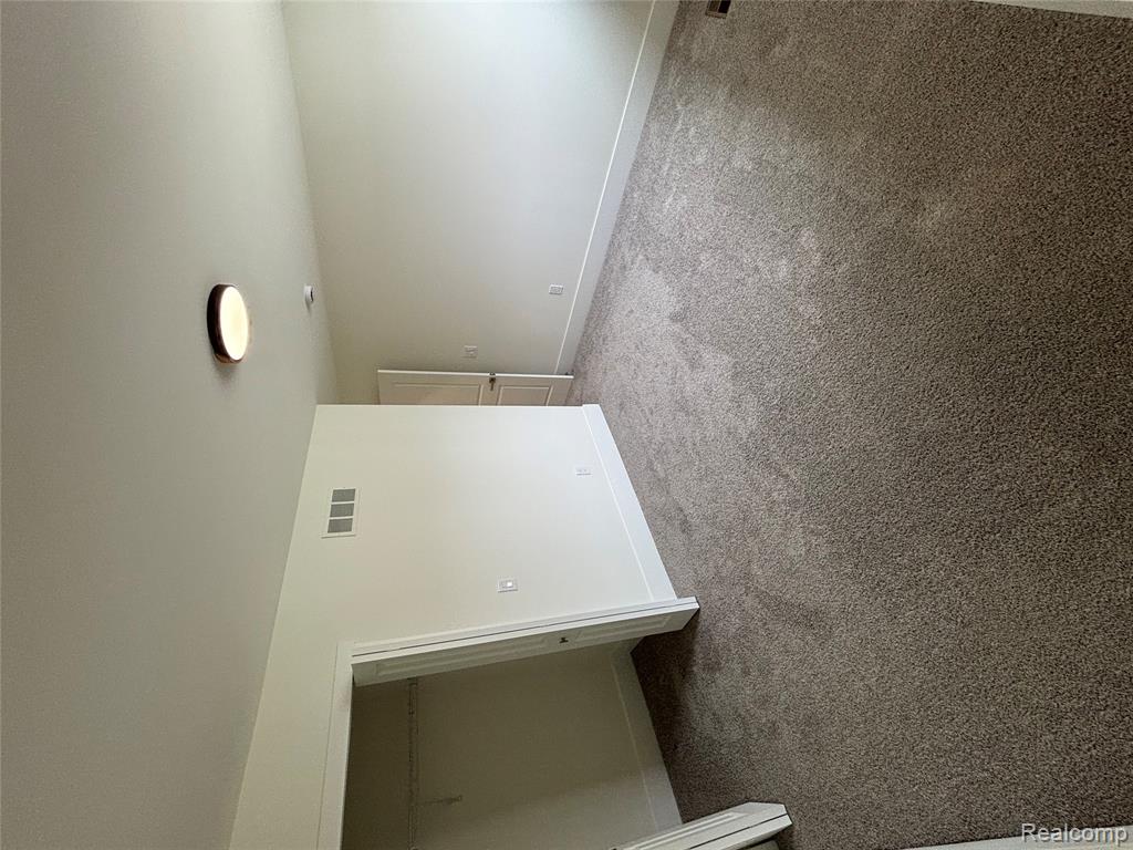 127 E Mahan Avenue, Hazel Park, MI 48030 — Photo 18