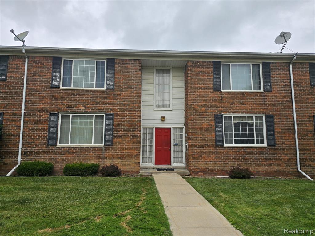 25348 Shiawassee Circle, Southfield, MI 48033