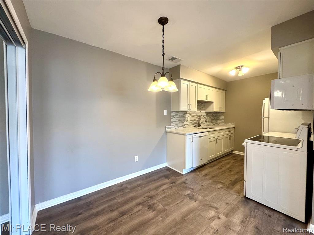 16150 Clarkson Drive, 13, Fraser, MI 48026 — Photo 11