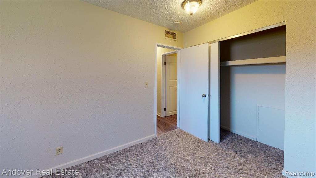 3021 N POINTE Drive, Jackson, MI 49202 — Photo 9