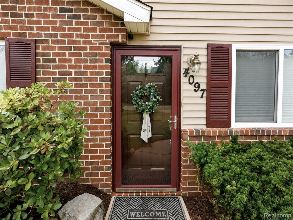 4097 Chenlot Lane, Waterford, MI 48328 — Photo 4