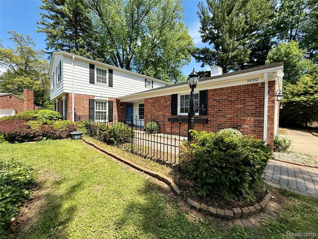 38552 Macintosh Court, Clinton Twp, MI 48036 — Photo 2
