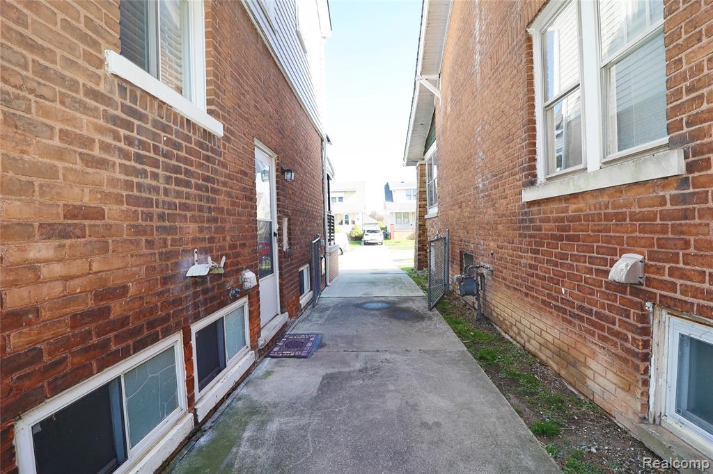 4561 Curtis Street, Dearborn, MI 48126 — Photo 27