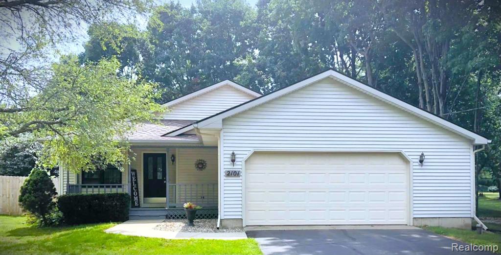 2101 W U Avenue, Schoolcraft, MI 49087 — front exterior