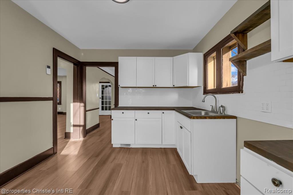 5215 Buckingham Avenue, Detroit, MI 48224 — Photo 11