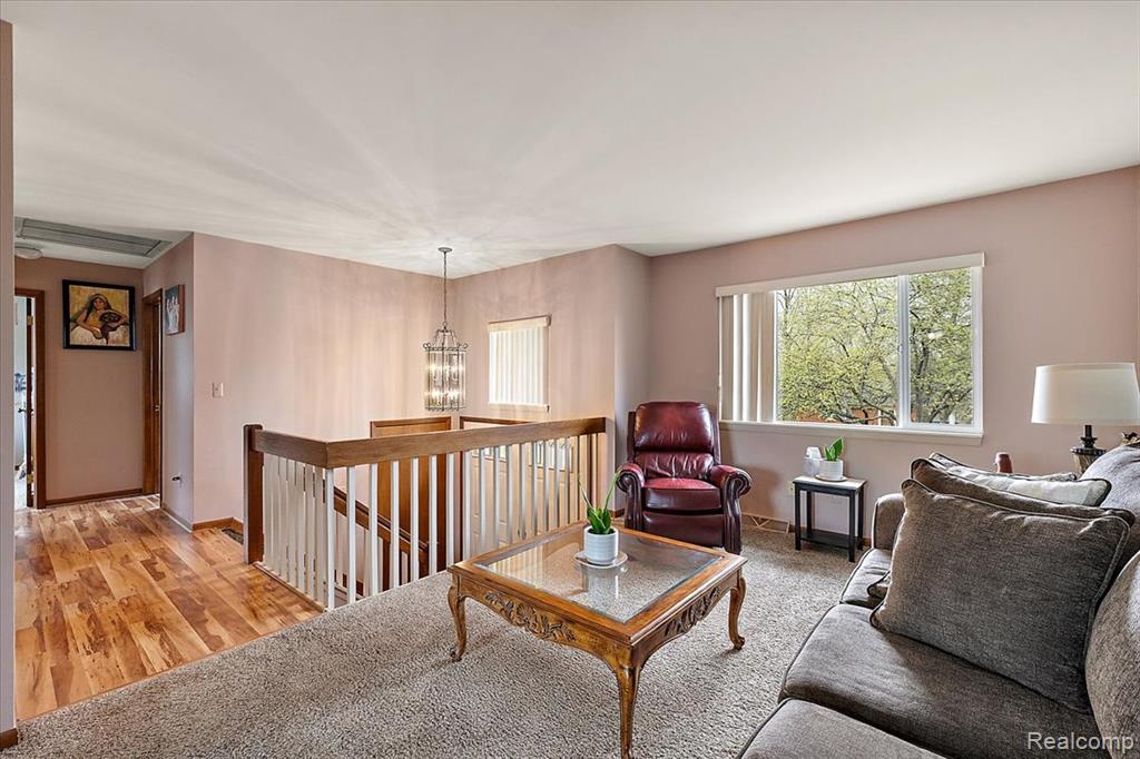 490 Glenn Court, Lake Orion, MI 48362 — Photo 13