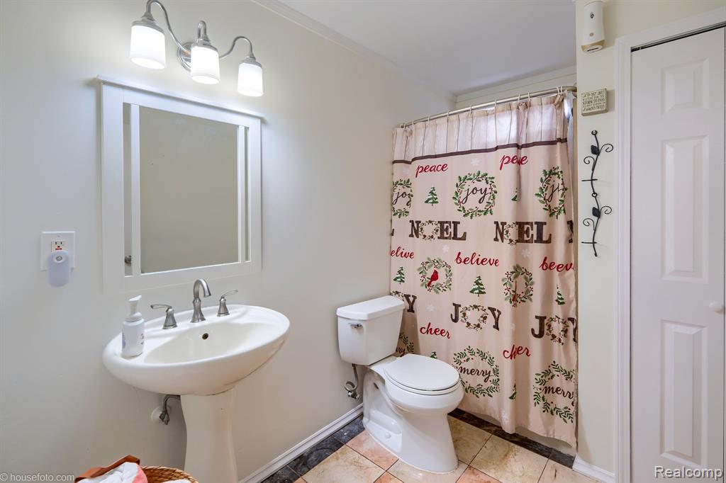 730 Stirling Street, Pontiac, MI 48340 — Photo 3