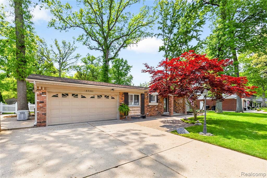 8733 Woodside Drive, Grosse Ile, MI 48138 — Photo 32