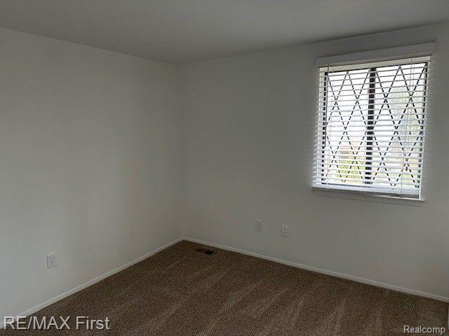 8524 HICKORY Drive, Sterling Heights, MI 48312 — Photo 12
