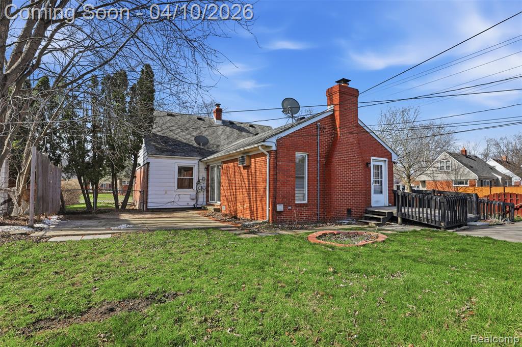 20201 Lancaster Street, Harper Woods, MI 48225 — Photo 29