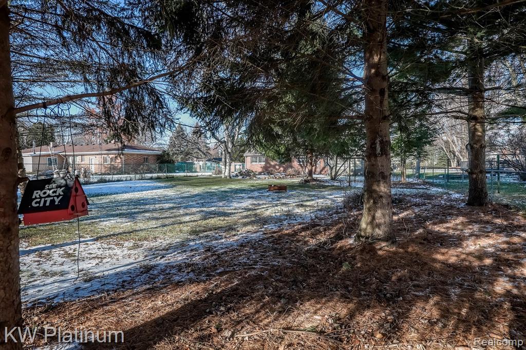 541 Cloverlawn Street, East China, MI — Photo 29